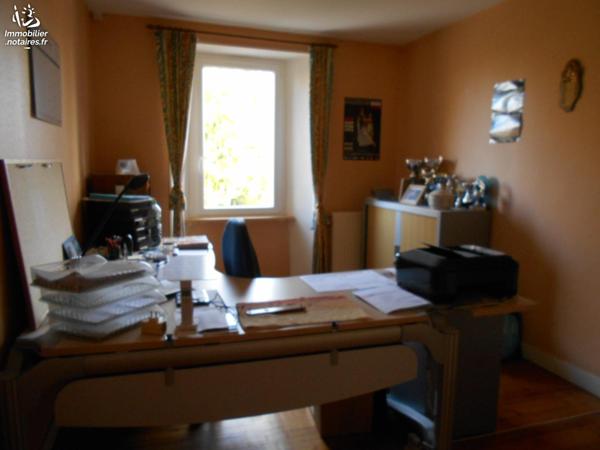 Belle propriété composée d'une maison d'habitation et de 3 locations