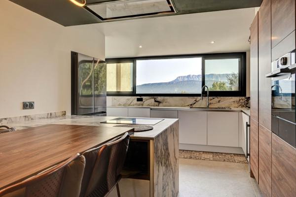 Vente Maison de luxe Aix-en-Provence 7 Pièces 250 m²