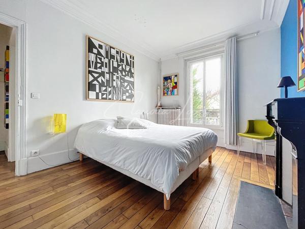 CENTRE VILLE - Magnifique Maison Bourgeoise en meulière 9 pièces avec sous-sol total, garage, terrasses, jardin...