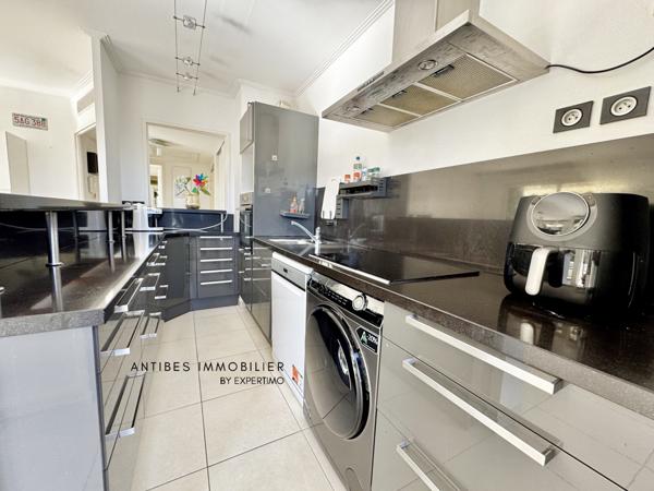 Antibes (06600) ANTIBES 3 PIECES GRANDE TERRASSE GARAGE ET PARKING PISCINE