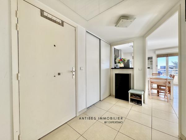 Antibes (06600) ANTIBES 3 PIECES GRANDE TERRASSE GARAGE ET PARKING PISCINE