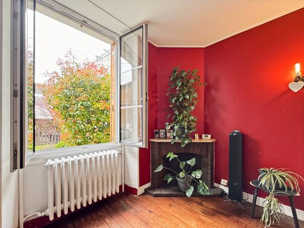 MAISON CENTRE-VILLE DE PUSSAY, 3 CHAMBRES, CAVE ET JARDIN