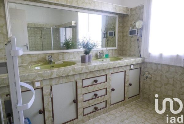 Maison à vendre 9 pièces 219 m² Saint-Denis-en-Val