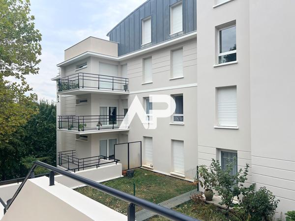 Appartement avec jardin privatif et terrasse Montmorency 180 000 € **  - Référence  1401