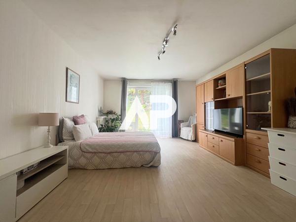 Appartement avec jardin privatif et terrasse Montmorency 180 000 € **  - Référence  1401