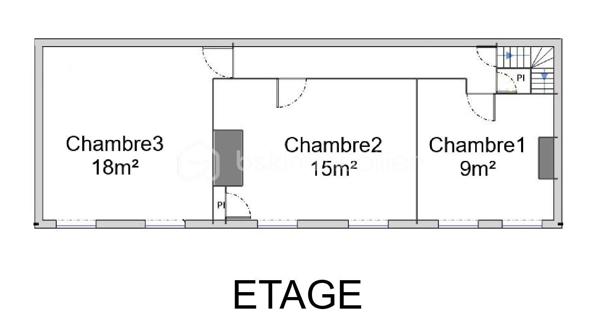 Laurent Jacquet (06.86.41.88.12) propose à la vente une grande maison de ville située tout proche du centre ville d’Abbeville, du canal de la somme et de l’hôpital. 

Au rez-de-chaussée, vous découvrirez trois belles pièces de vie comprenant :
- une cuisine équipée
- un salon
- une salle à manger
Un dégagement dessert également une salle de bains avec WC, ainsi qu’un WC indépendant avec lave-mains.

A l’étage, un palier distribue trois chambres ainsi qu’un wc. Un grand grenier est également présent au dessus permettant de stocker

A l’extérieur, vous profiterez d’un jardinet avec terrasse, de deux dépendances ainsi que d’un garage avec atelier, offrant de nombreuses possibilités de rangement et de bricolage.

La maison chauffée par une chaudière au gaz de ville est équipée de double vitrage donnant une performance énergétique classé en D

Cette maison offre un cadre de vie particulièrement agréable grâce à ses belles pièces de vie, ses nombreux espaces de rangement et son emplacement privilégié, à proximité immédiate du centre-ville. Vous apprécierez également son environnement calme et reposant, idéal pour profiter de belles balades le long du canal de la Somme, notamment grâce au chemin du halage accessible à proximité.

-
