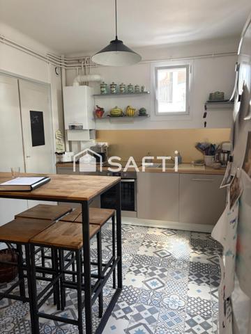 appartement soigné avec terrasse au centre ville
