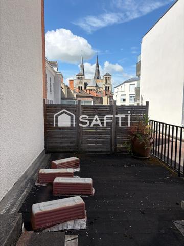 appartement soigné avec terrasse au centre ville