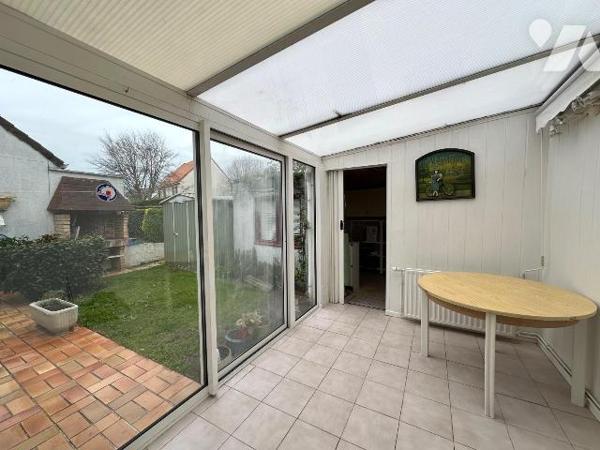 Maison mitoyenne située située à Gravelines quartier des Huttes, construite dans les années 197...