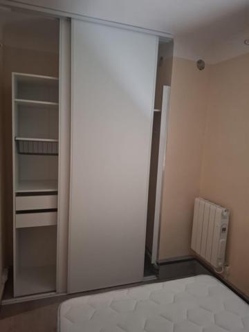 Appartement T1 entièrement rénové d'environ 29m² avec cave et local à vélo vendu meublé