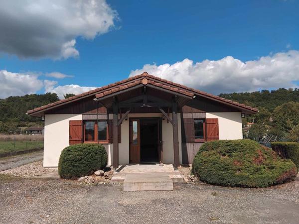 Local 162m² + parcelle de terrain constructible à usage professionnel