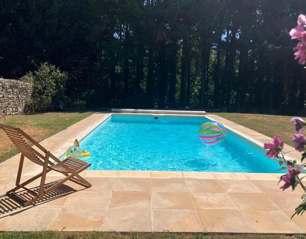 Charmant manoir des XVe et XIXe siècles dans la Sarthe