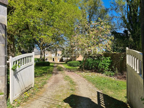 Charmant manoir des XVe et XIXe siècles dans la Sarthe