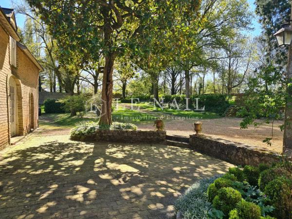 Charmant manoir des XVe et XIXe siècles dans la Sarthe