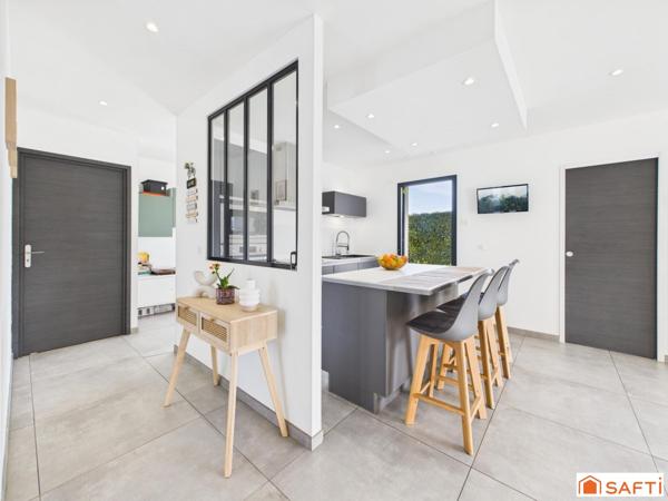 Magnifique Contemporaine T5 avec Piscine et Grand Garage!!!