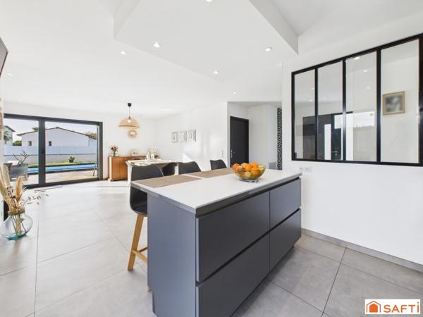 Magnifique Contemporaine T5 avec Piscine et Grand Garage!!!