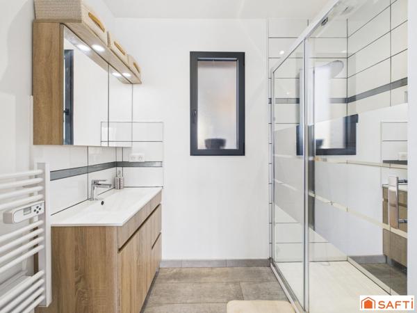 Magnifique Contemporaine T5 avec Piscine et Grand Garage!!!