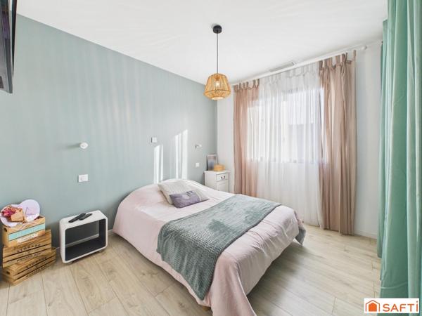 Magnifique Contemporaine T5 avec Piscine et Grand Garage!!!