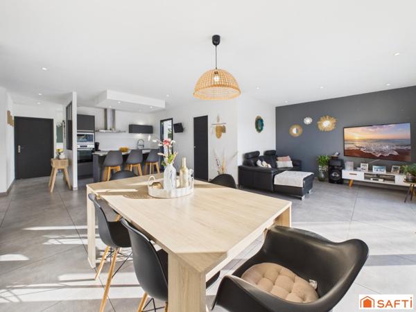 Magnifique Contemporaine T5 avec Piscine et Grand Garage!!!