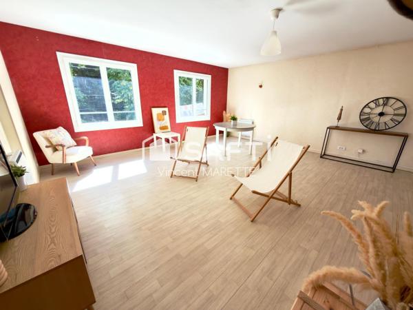 Comme une maison, avec les avantages d'un appartement, découvrer ce beau duplex à Villers-sous-St Leu !!