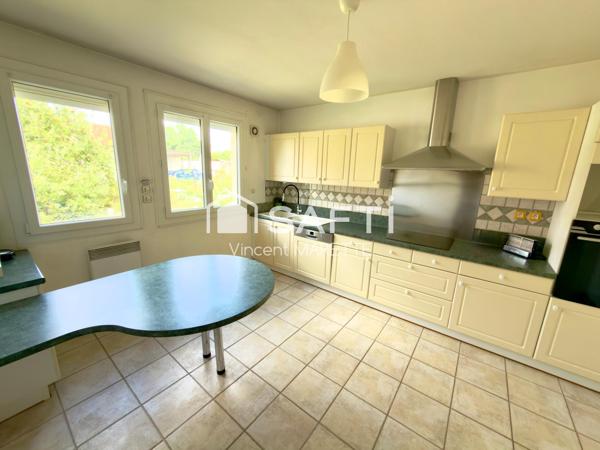Comme une maison, avec les avantages d'un appartement, découvrer ce beau duplex à Villers-sous-St Leu !!