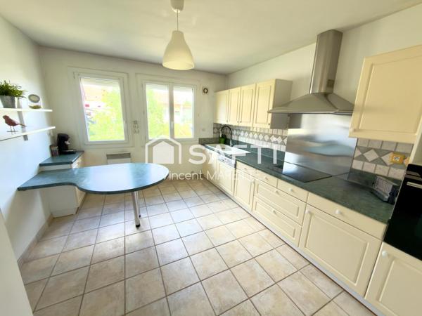 Comme une maison, avec les avantages d'un appartement, découvrer ce beau duplex à Villers-sous-St Leu !!