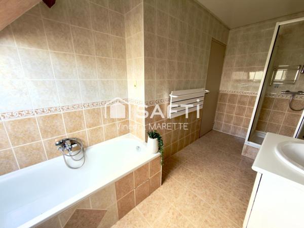 Comme une maison, avec les avantages d'un appartement, découvrer ce beau duplex à Villers-sous-St Leu !!