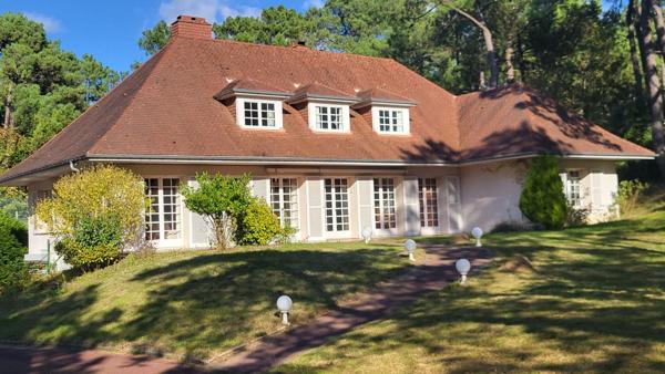 MAGNIFIQUE  VILLA PROCHE DU TOUQUET