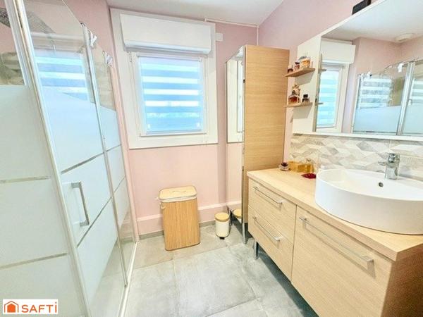 Semi plain-pied coup de cœur – Aucun travaux à prévoir – Jardin exposé plein sud– Garage