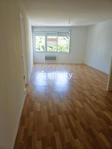 Appartement
         3 pièces
        - 71 m² 164 300 € *
