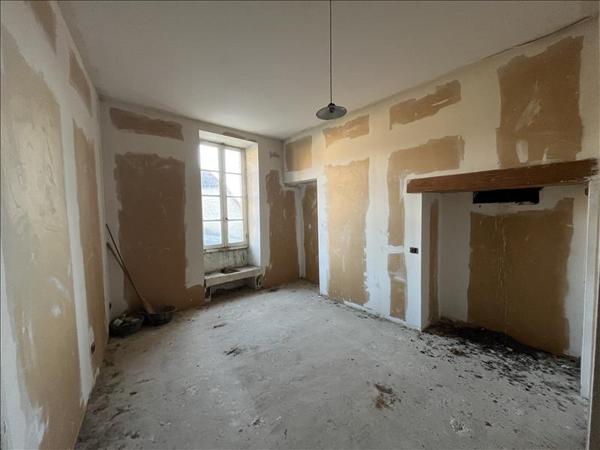 Immeuble à vendre |  Excideuil |  333 m²