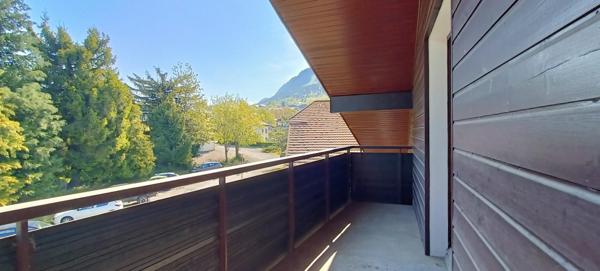 Charmant 2 Pièces de 40m² Sud avec 2 Balcons et Vue Panoramique sur le Lac Léman