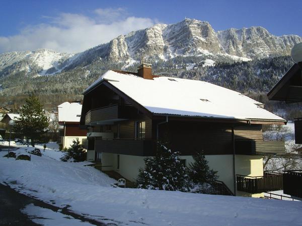 Charmant 2 Pièces de 40m² Sud avec 2 Balcons et Vue Panoramique sur le Lac Léman