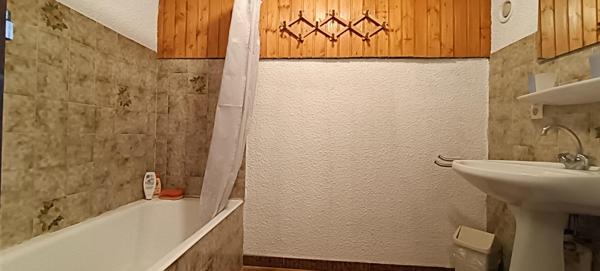 Charmant 2 Pièces de 40m² Sud avec 2 Balcons et Vue Panoramique sur le Lac Léman