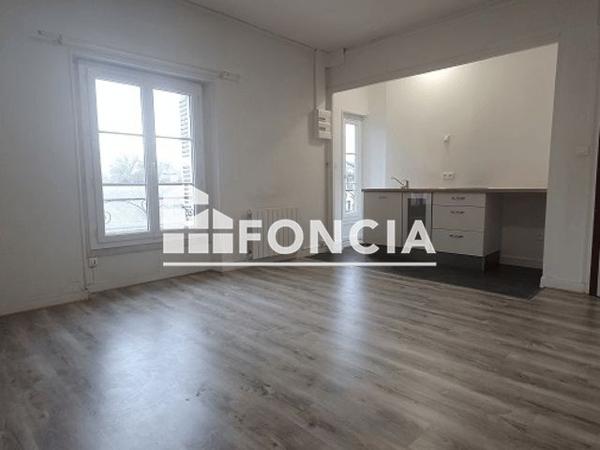 Location Appartement 2 pièces 37.12 m² - 50 RUE DE ROCHEREUIL Poitiers 86000
