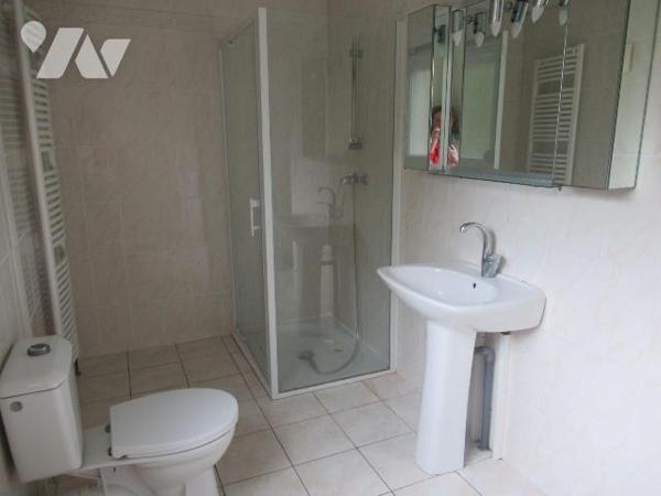A Vendre à Sainte Savine idéalement situé proche des commerces. A découvrir cette maison en bri...