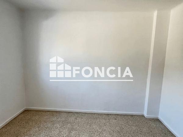 Location Appartement 4 pièces 67.87 m² - 307 MONTEE DES GRIMONDS St Laurent Du Var 06700