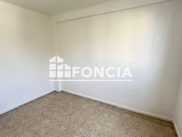 Location Appartement 4 pièces 67.87 m² - 307 MONTEE DES GRIMONDS St Laurent Du Var 06700