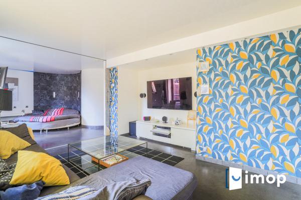 Belle maison avec extérieur