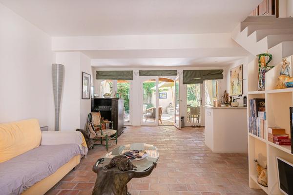 L’Art de Vivre au Coeur du Village : Ensemble Unique à Moustiers-Sainte-Marie