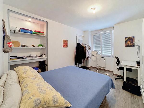 IMMEUBLE DE RAPPORT – 3 LOGEMENTS LOUÉS – CENTRE-VILLE DE SABLÉ-SUR-SARTHE