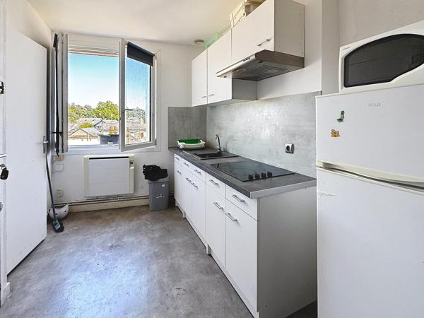 IMMEUBLE DE RAPPORT – 3 LOGEMENTS LOUÉS – CENTRE-VILLE DE SABLÉ-SUR-SARTHE