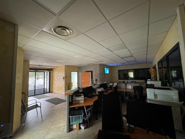 À VENDRE - LOCAL COMMERCIAL DE 315M2 PAMIERS