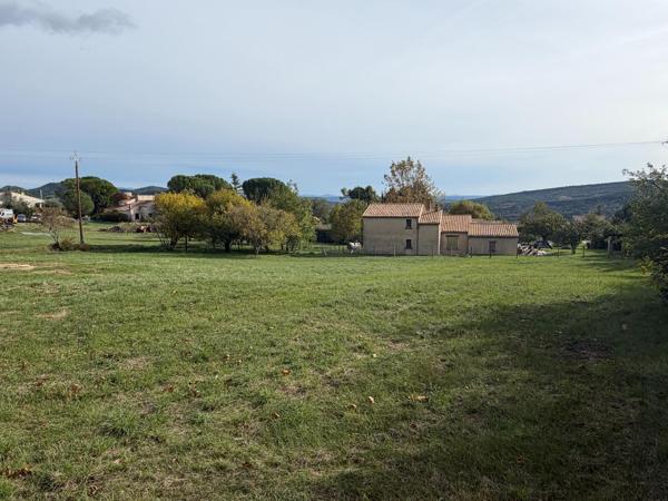 Rare sur la commune, terrain à bâtir viabilisé
