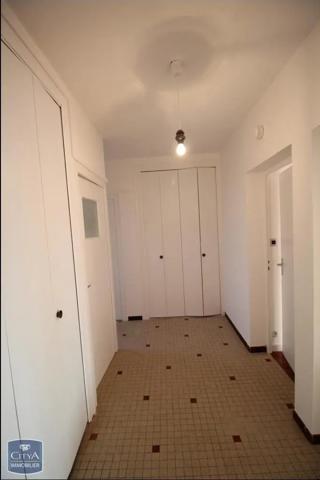 Appartement à louer 2 pièces 54.18m² Longvic (21600)