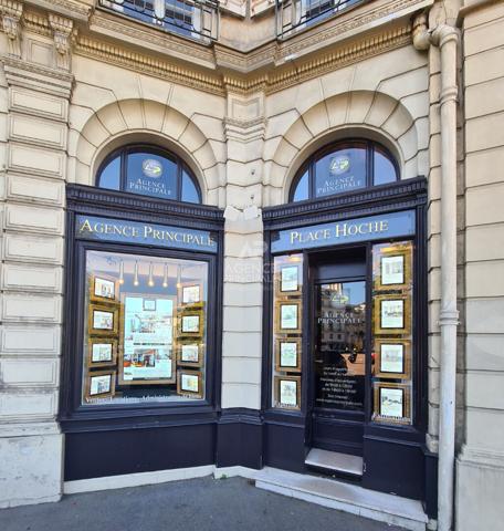 Versailles Rive-Droite Appartement 5 Pièces 113 m² avec terrasse arborée et 1 box €690 000 ** - Référence 27533