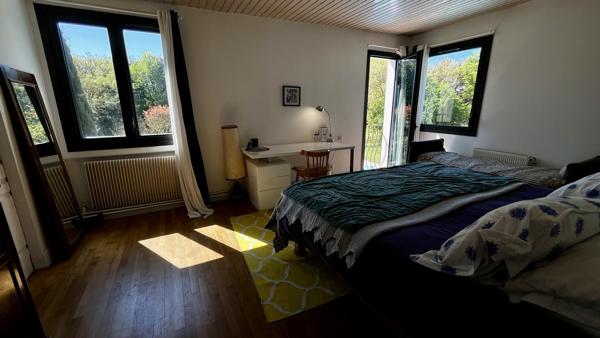 Propriété d’architecte signée Henri Zimmer, élégance californienne et matières nobles aux portes de l’Île de Ré