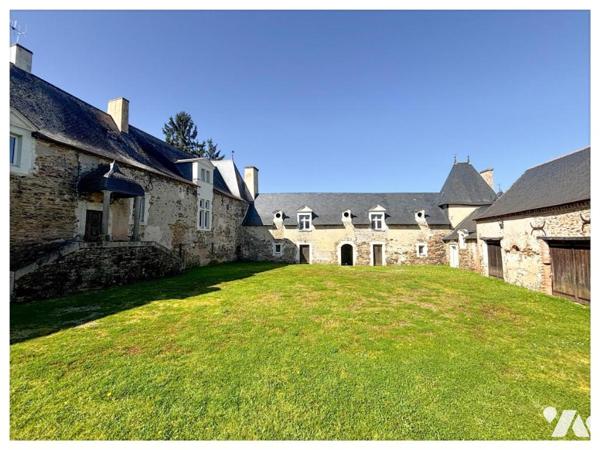 ANGERS à 30 km /Manoir d'exception / Propriété rénovée dans les règles de l'art de 363 m² habitable