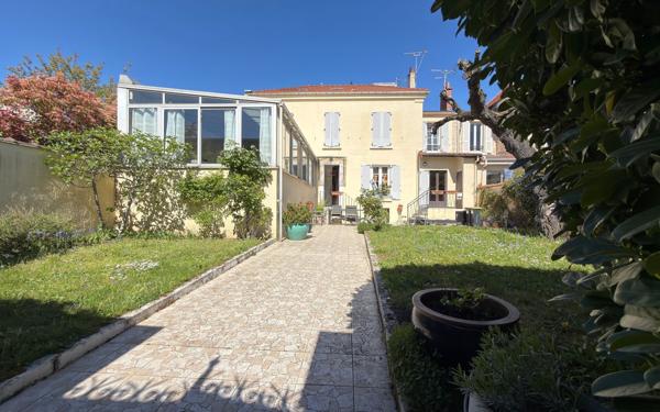 Maison à vendre    5 pièces • 131 m2 Saint-Maur-des-Fossés