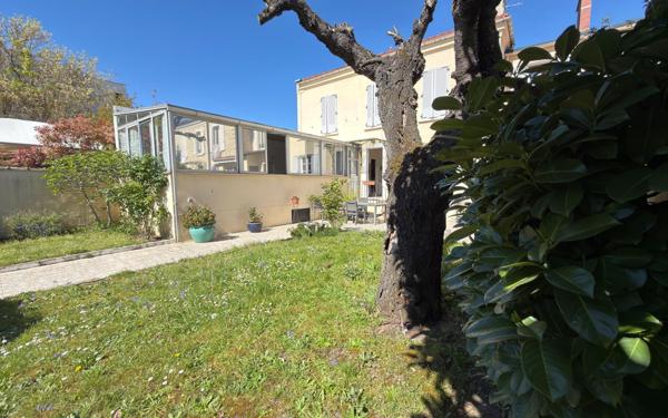Maison à vendre    5 pièces • 131 m2 Saint-Maur-des-Fossés